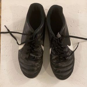 NIKE SOCCER CLEATS